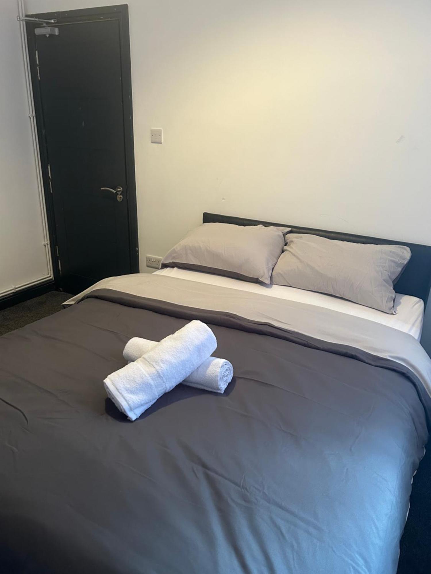 Tammys Lodge Stoke-on-Trent Экстерьер фото